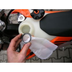 FILTR PALIWA WLEW ZBIORNIKA BAGNET KTM OEM