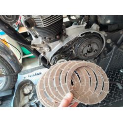 TARCZE SPRZĘGŁA TRIUMPH KPL.7 CIERNYCH T140,T120